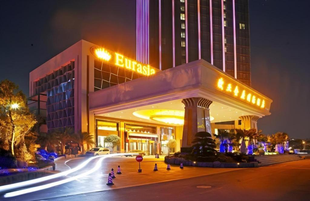 Eurasia Convention International Hotel Wu-chan Exteriér fotografie